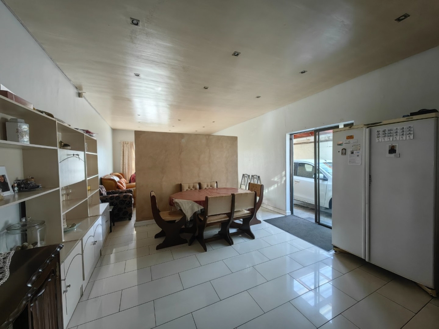 8 Bedroom Property for Sale in Belgravia Western Cape